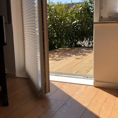 Gesamte In Mit Kleiner Terrasse *
